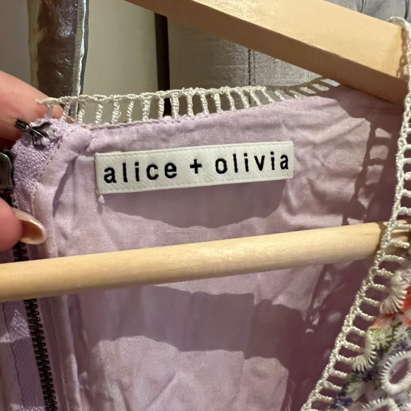 Beautiful Alice + Olivia dress - Picture 2 of 3